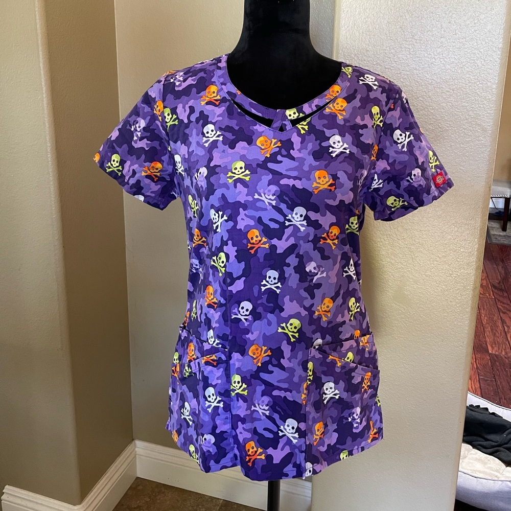 Dickies Halloween nursing scrub top